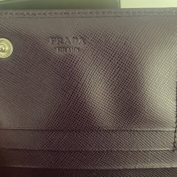 Authentic Prada Wallet. - Picture 4 of 10